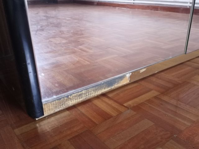 Armario con espejos de segunda mano por 100 € en Madrid en WALLAPOP