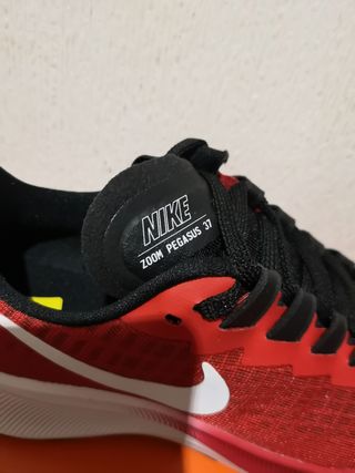 Zoom Pegasus 37 rojo talla 35.5 de segunda mano por 70 EUR en Alicante en  WALLAPOP