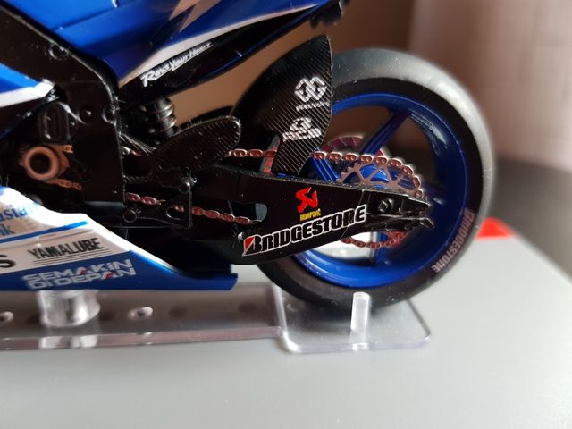 Miniatura moto Yamaha YZR-M1 Rossi