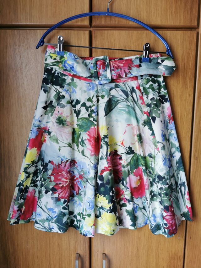 Falda de Zara talla M.