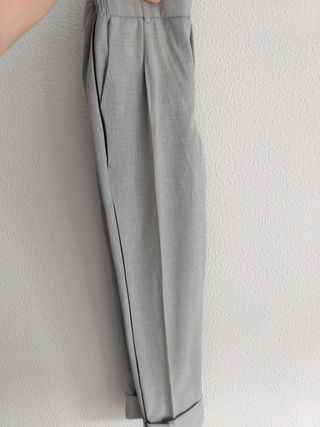 Bershka pantalon de vestir rosa chicle con pinzas | Azia Online