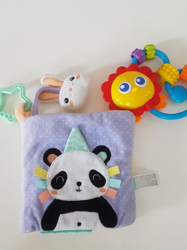 librito felpa y sonajero