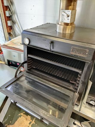 Horno de brasa de segunda mano por 3.200 EUR en Platja d\\'Aro en WALLAPOP