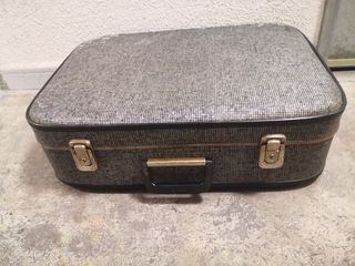 Maleta antigua (55x40x16) de segunda mano por 10 EUR en Madrid en WALLAPOP