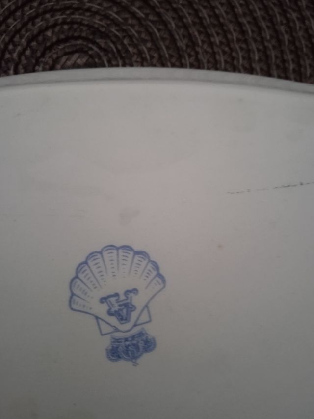 Vassoio antico per camera da letto. Ridotto