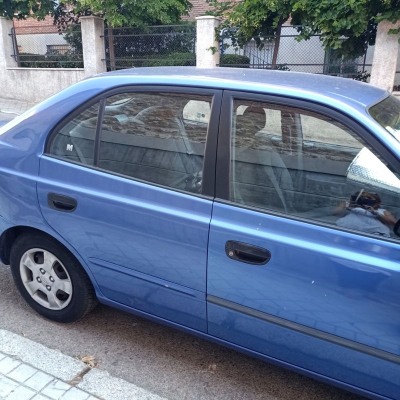 Hyundai Accent 2001 - foto 1