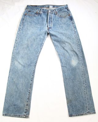 Pantalón LEVIS 501 Mujer W34 L32 de segunda mano por 15 EUR en O Barco de  Valdeorras en WALLAPOP