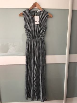 Mono cuadros vichy Zara 13\\/14 de segunda mano por 12 EUR en Soto de La  Marina en WALLAPOP