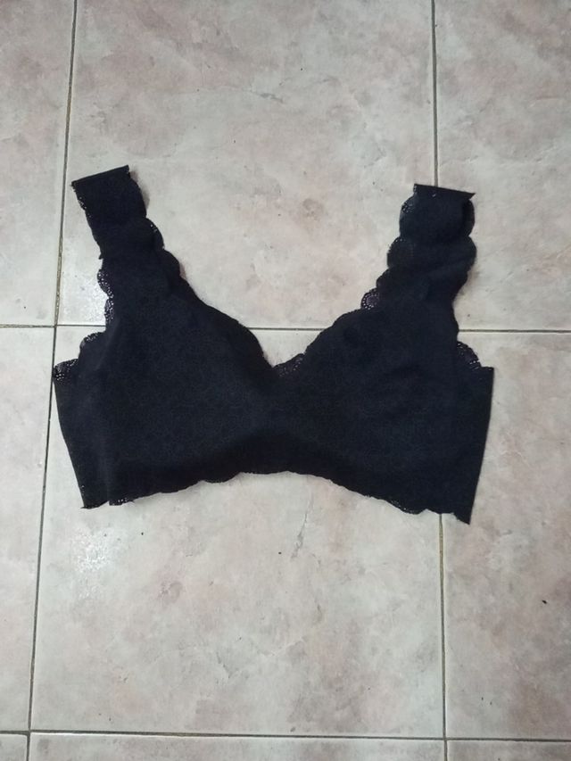 sujetador con puntilla