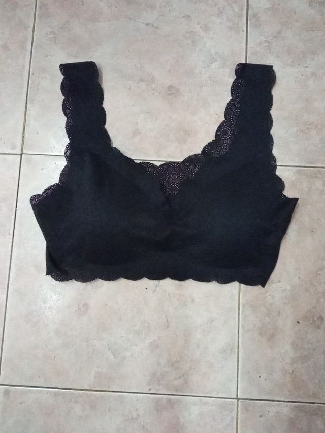 sujetador con puntilla