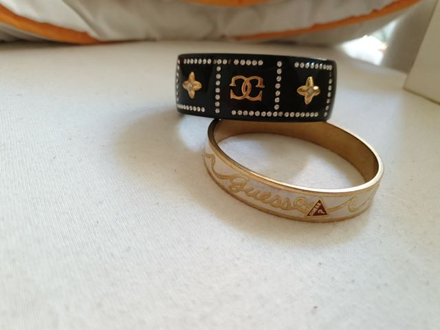 PULSERAS GUESS CADA UNA 20 EUROS