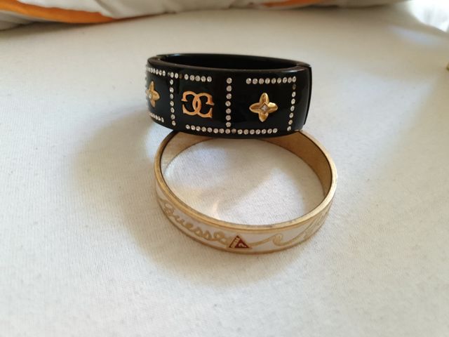 PULSERAS GUESS CADA UNA 20 EUROS