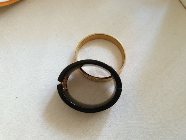 PULSERAS GUESS CADA UNA 20 EUROS