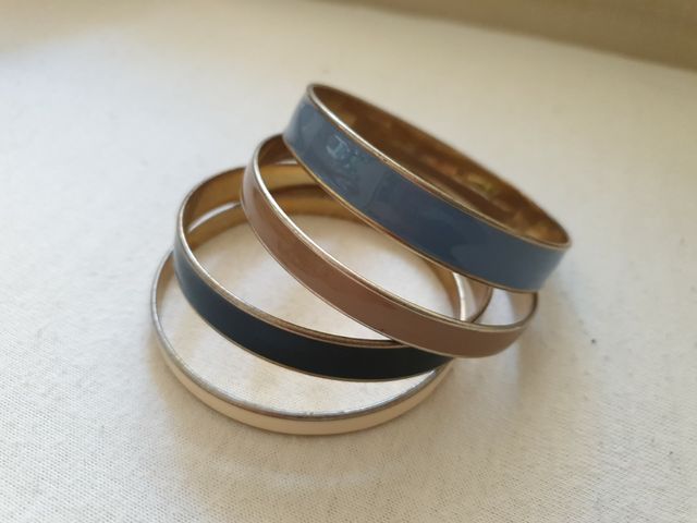 JUEGO DE 4  PULSERAS