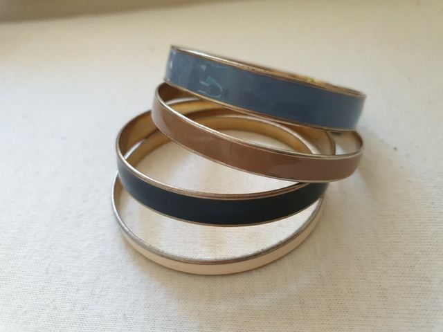 JUEGO DE 4  PULSERAS