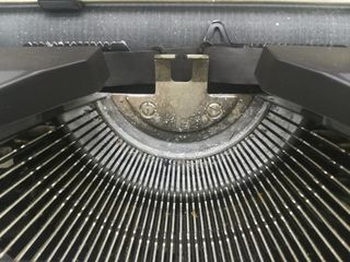 Máquina de escribir OLIVETTI Lettera 42 años 80's