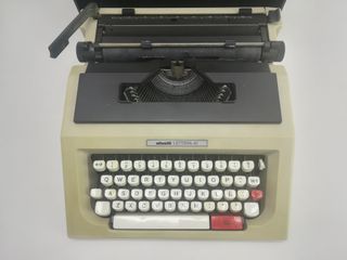 Máquina de escribir OLIVETTI Lettera 42 años 80's