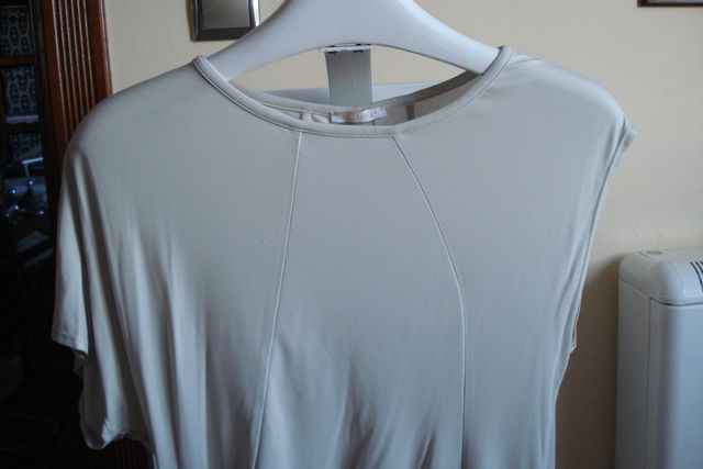 Vestido de de licra manga asimétrica/veraniego