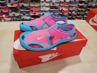 Sandalias niña neopreno Nike de segunda mano por 20 EUR en Calahorra en  WALLAPOP