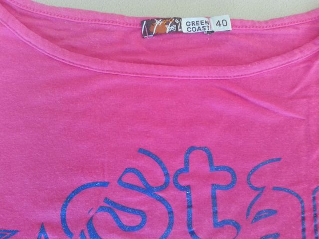 Camiseta de manga corta de color rosa