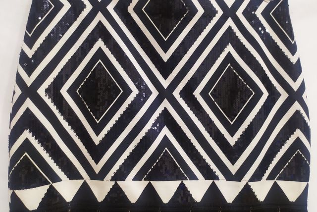 Falda de lentejuelas blanco y negro