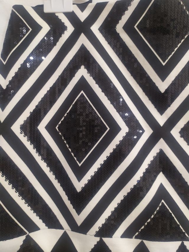 Falda de lentejuelas blanco y negro