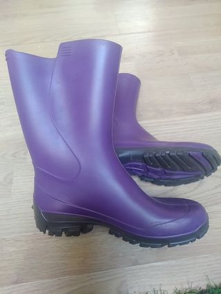 Botas de agua niño niña 35 36 Marca Solognac de segunda mano por 8 EUR en  Torrelodones en WALLAPOP