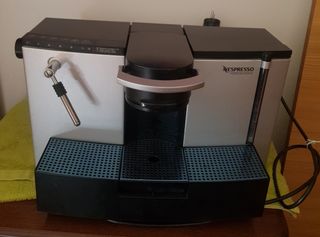 Cafetera Nespresso Profesional Capsulas de segunda mano por 150 EUR en  Anglès en WALLAPOP