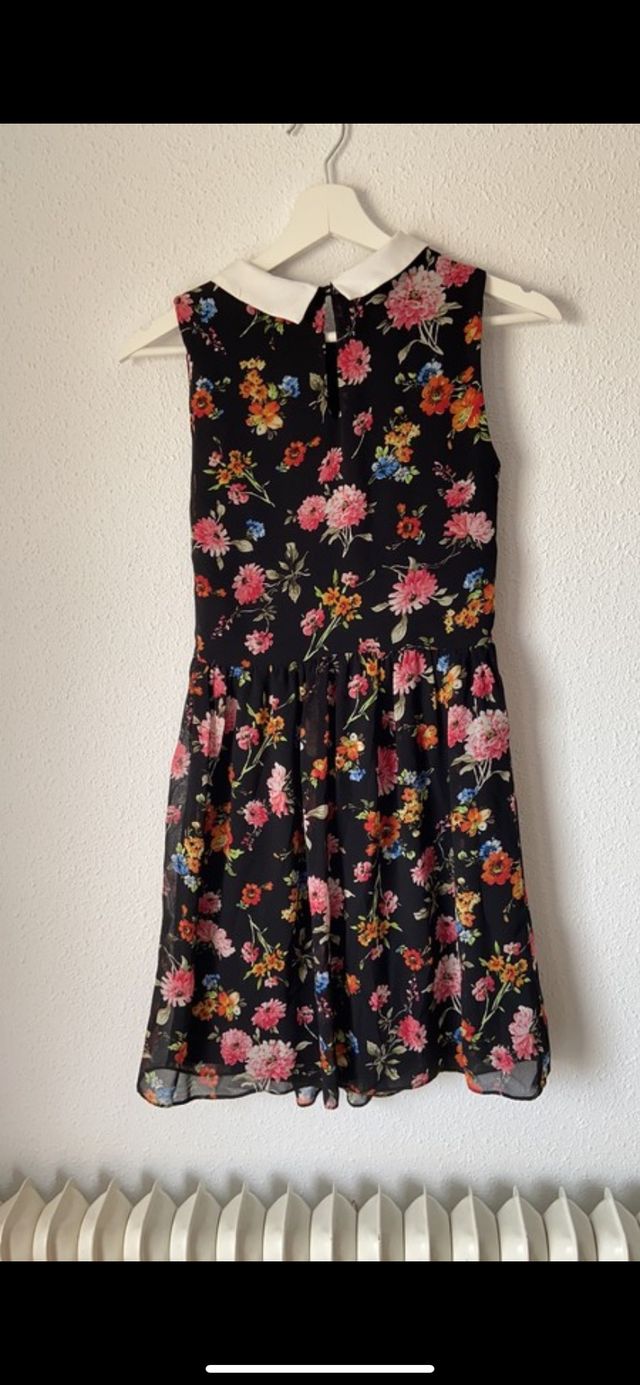 Vestido estampado floral. Zara. Talla XS