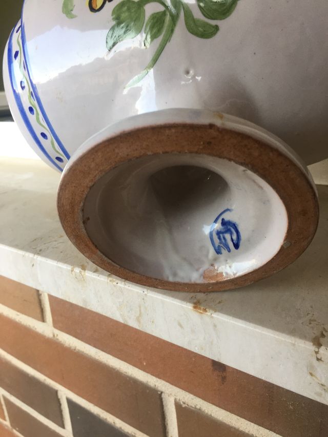 Botijo antiguo esmaltado.