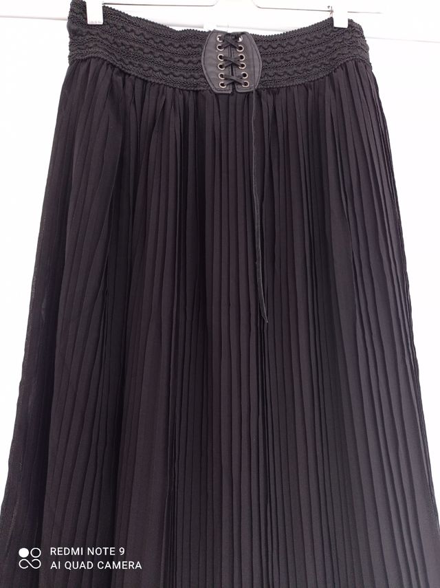 Falda negra verano plisada