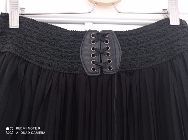 Falda negra verano plisada