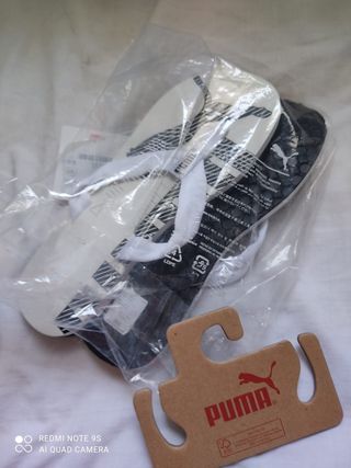 Chanclas de mujer originales Puma de segunda mano por 9 EUR en Mairena del  Aljarafe en WALLAPOP