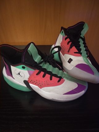 ZAPATILLAS NIKE JORDAN TALLA 40 de segunda mano por 65 EUR en San Fernando  de Henares en WALLAPOP