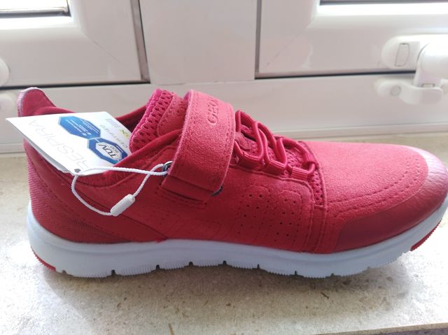 tenis Geox sin estrenar número 34