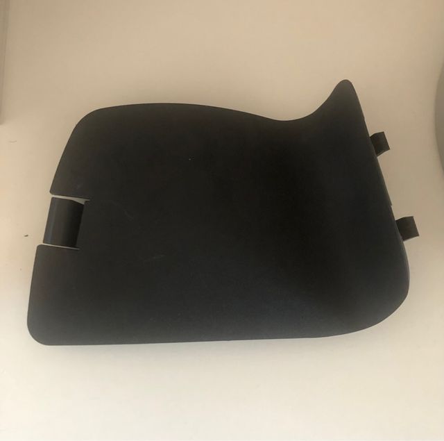 Tapa interior TOYOTA AURIS. 64746-02090.