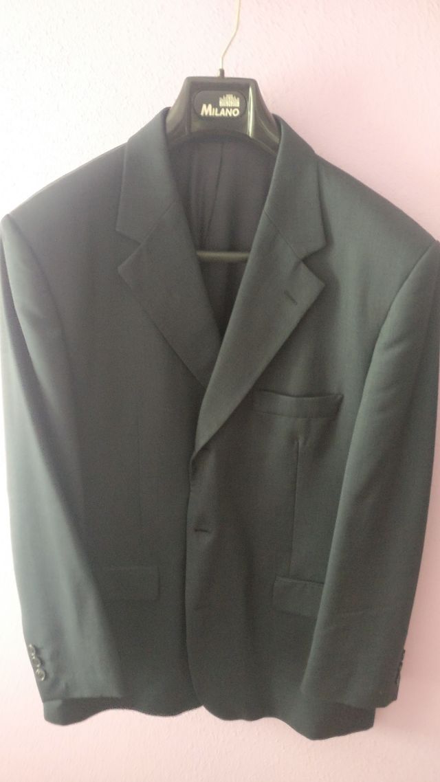 Vendo traje, pantalón y chaqueta.