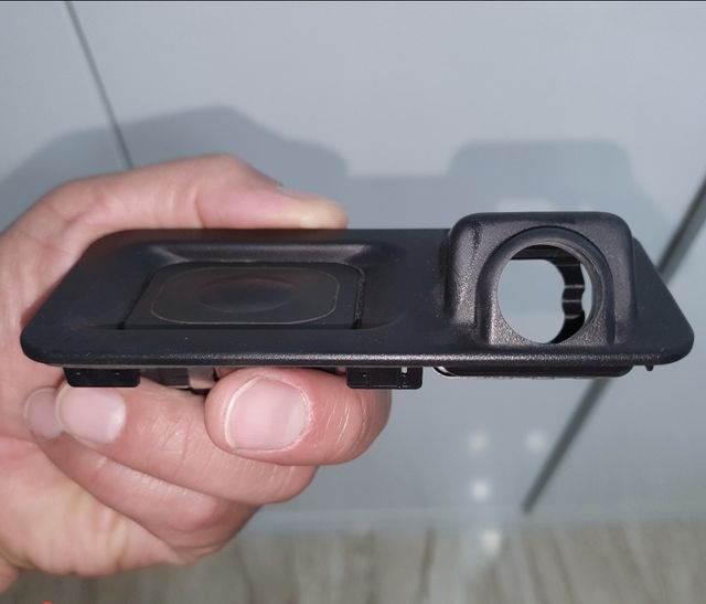 Botón con carcasa apertura Portón Jaguar XE