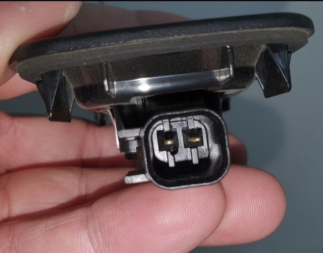 Botón con carcasa apertura Portón Jaguar XE