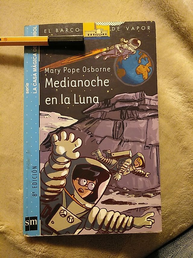 Media noche en la luna -Mary Pope Osborne