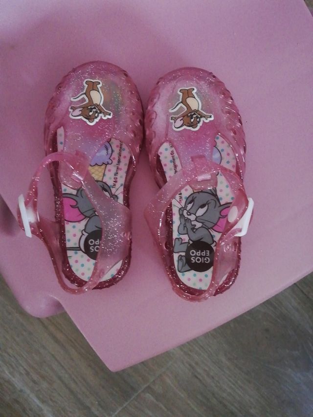 Sandalias niña cangrejeras Tom y Jerry talla 23