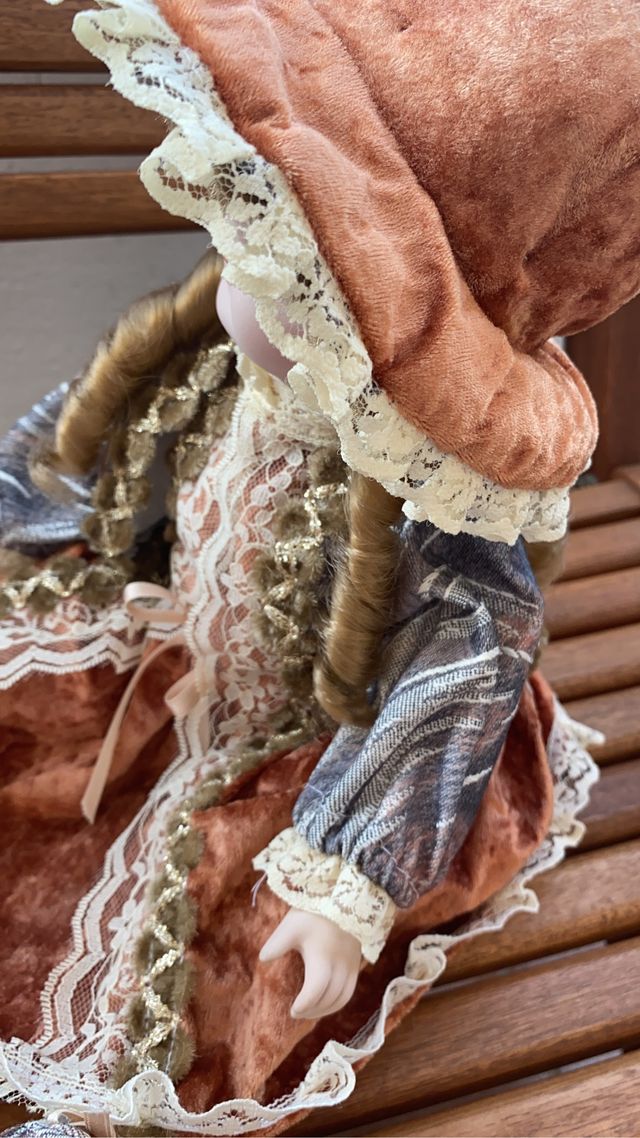 Muñeca porcelana