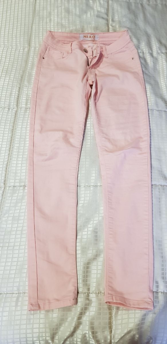 Pantalón elástico equivale a una XS.