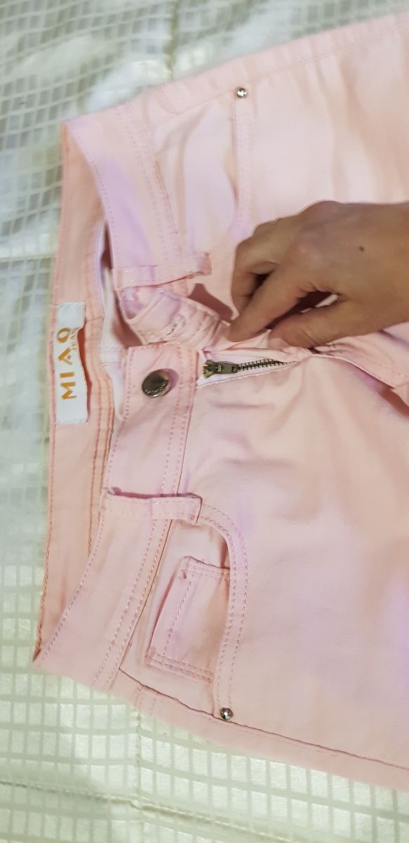 Pantalón elástico equivale a una XS.