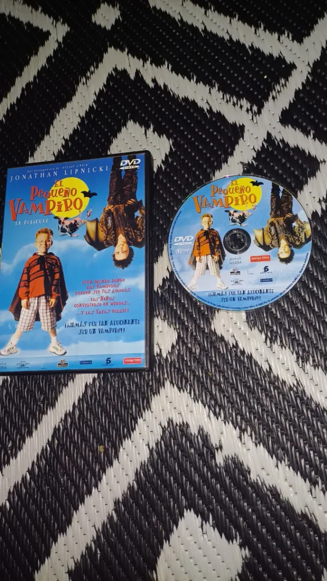 EL PEQUEÑO VAMPIRO SÚPER DESCATALOGADA  DVD