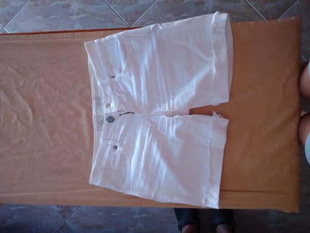 pantalón corto-short Stradivarius