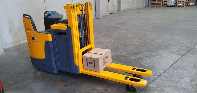 apilador eléctrico jungheinrich 