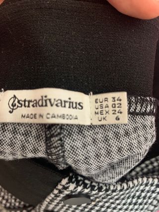 Pantalón cuadros mujer Stradivarius de segunda mano por 9 EUR en Las Palmas  de Gran Canaria en WALLAPOP
