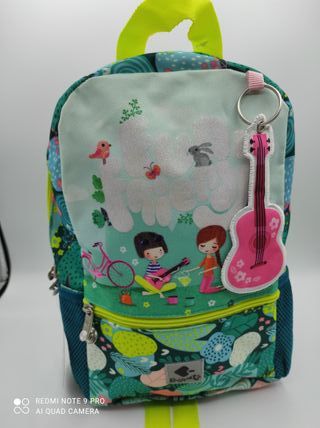 MOCHILA INFANTIL PARA P3, P4 de segunda mano por 26 EUR en Vilanova del  Vallès en WALLAPOP