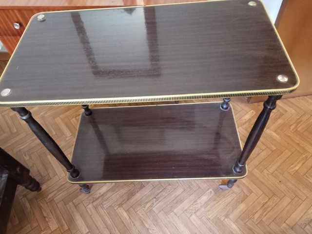 Mesa camarera vintage con ruedas